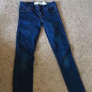 Blue Hollister skinny jeans